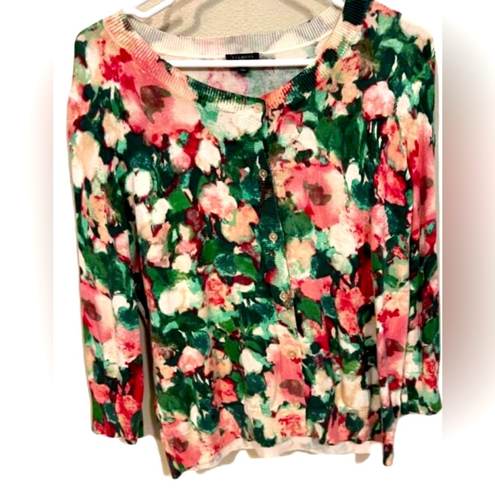 Pre-Loved Very nice Talbots Floral Sweater.